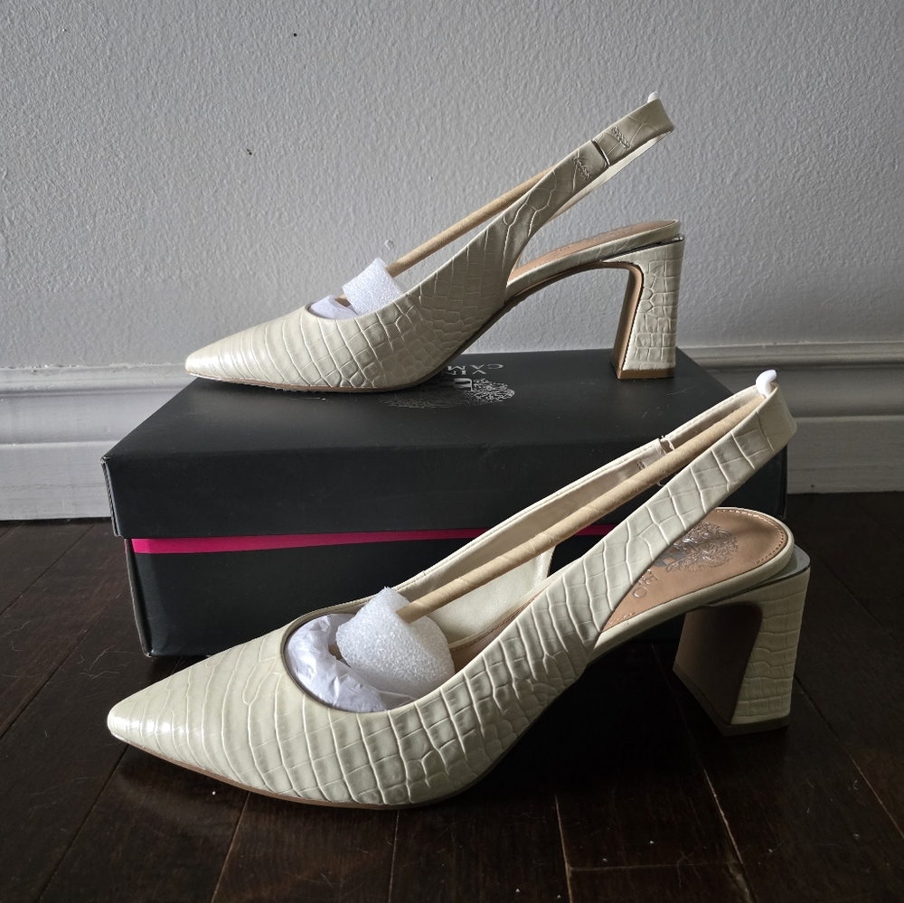 VINCE CAMUTO Cream Slingback Heels with Textured Design